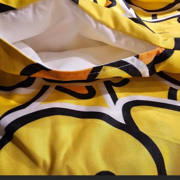 2XL CARTOON DUCK SHORTS/SWIM TRUNKS WITH WHITE MESH ON THE INSIDE. - Picture 7 of 7